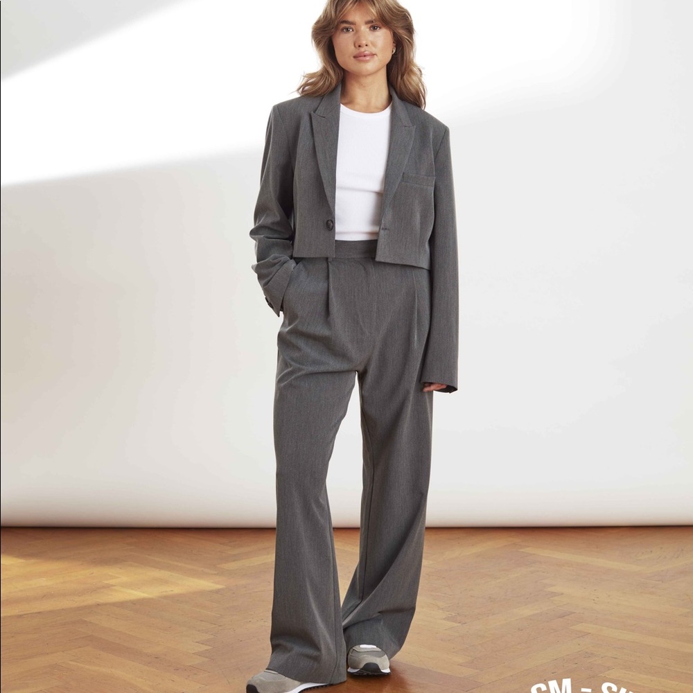 Djerf Avenue Favorite Pants Grey